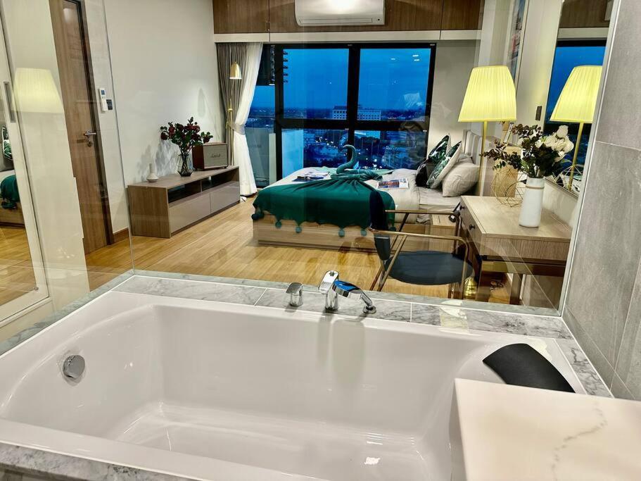 Astra Sky River High Floor,3 Bedrooms 97㎡ 山景房带浴缸 치앙마이 외부 사진